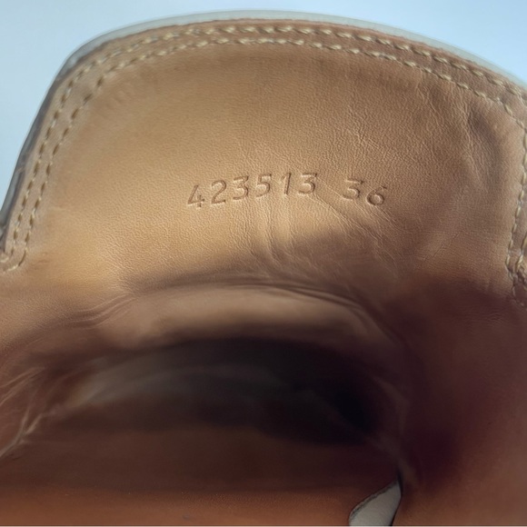 Gucci Cream Leather Loafers with Gold Hardware